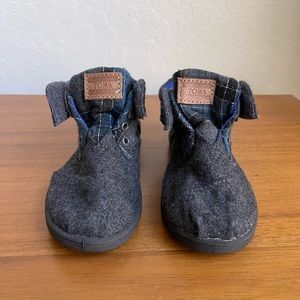 Toms shoes l Toms wool boots l size: 11C l Color: Gray and Blue